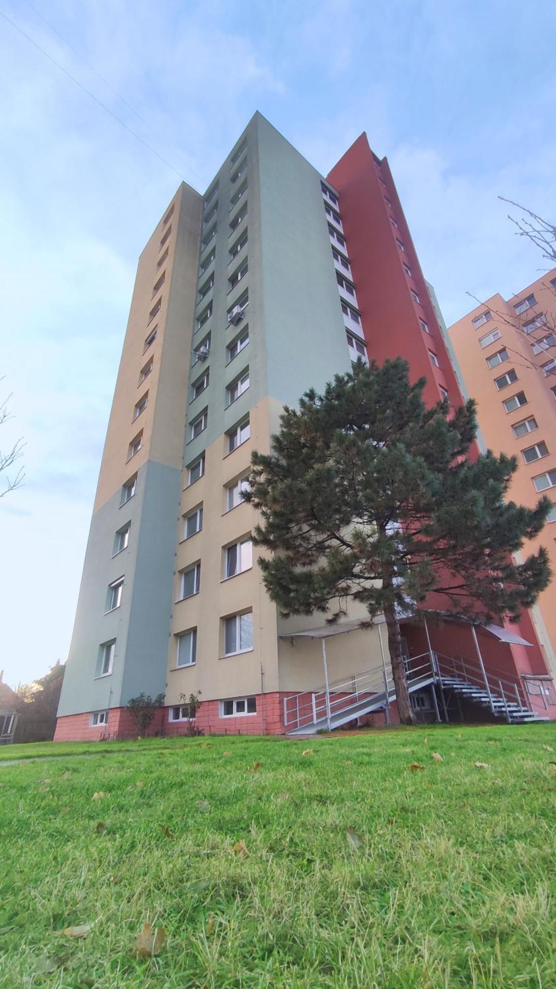 Elegant Escape Apartment III - Free Parking, Easy Access To City Center Bratislava Eksteriør billede